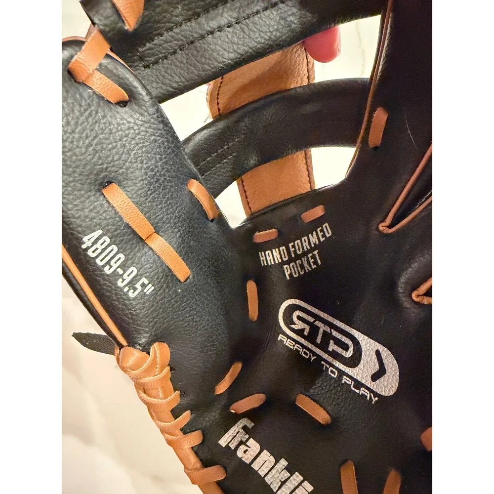 Franklin Sports Youth Baseball Glove Black Tan‎ 9.5 Inch STP Ready to Play